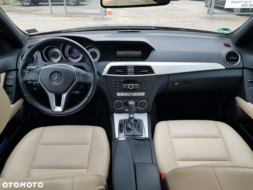 Mercedes-Benz Klasa C 250 CGI Automatik BlueEFFICIENCY Avantgarde - 11
