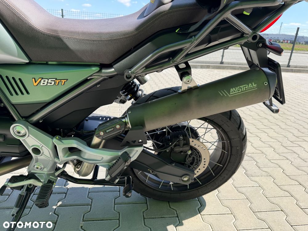 Moto Guzzi V85 - 8