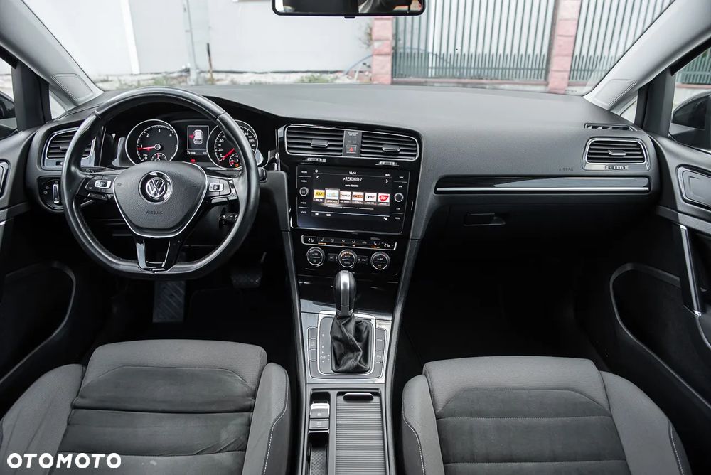 Volkswagen Golf - 5