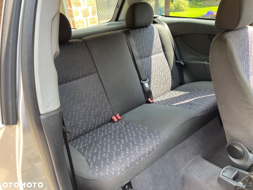 Ford Focus 1.6 Trend - 17