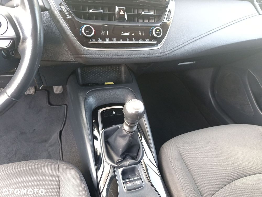 Toyota Corolla 1.6 Comfort - 33