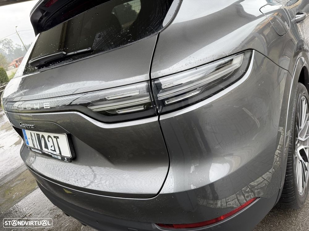 Porsche Cayenne Coupé E-Hybrid Platinum Edition - 3