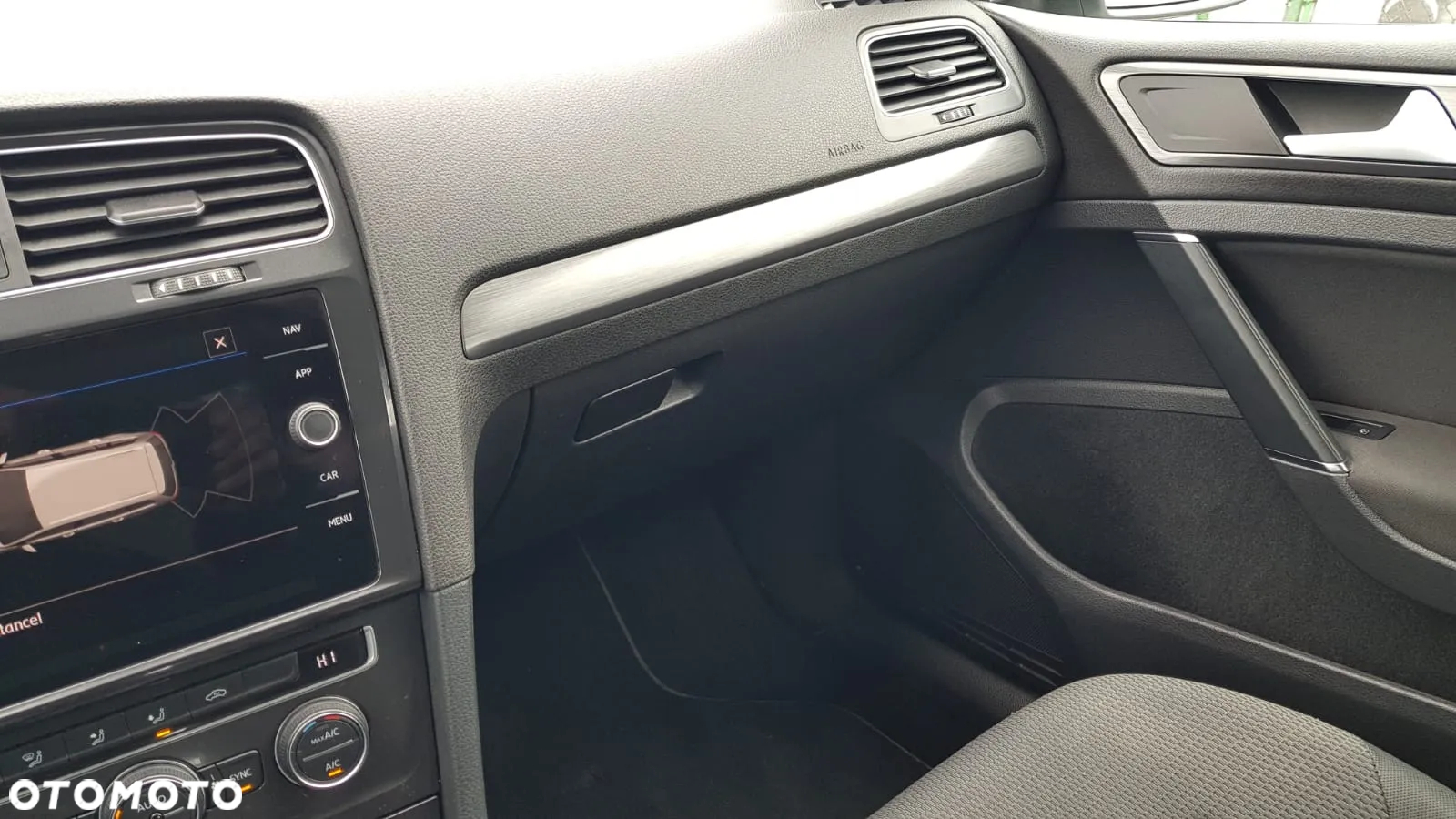 Volkswagen Golf - 21
