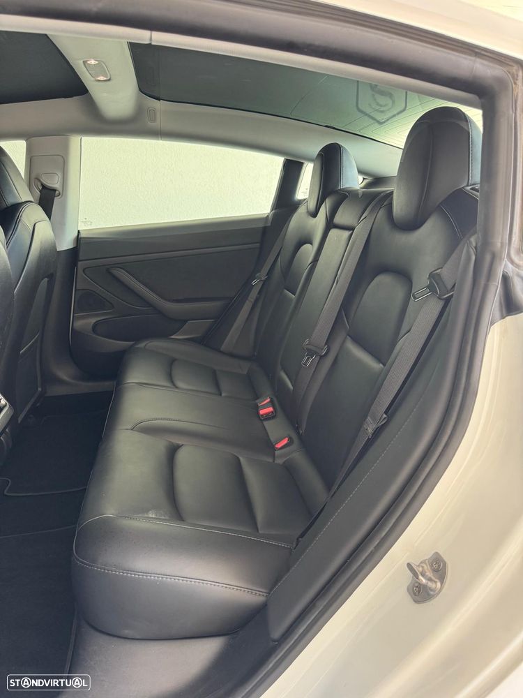 Tesla Model 3 - 21