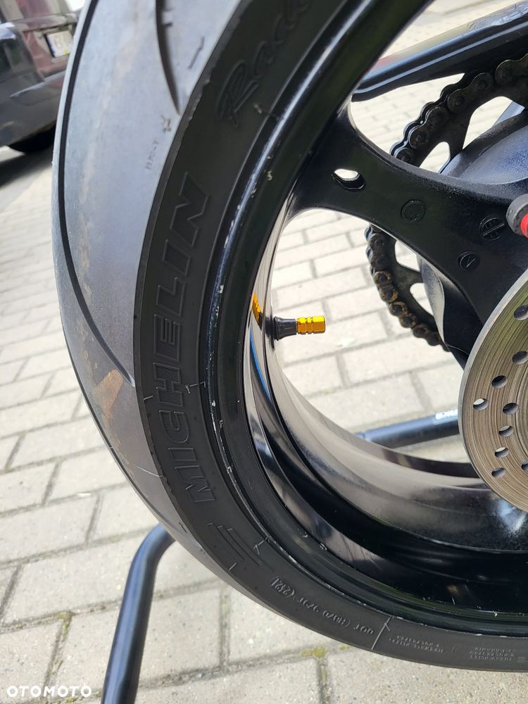 Suzuki GSX-R - 6