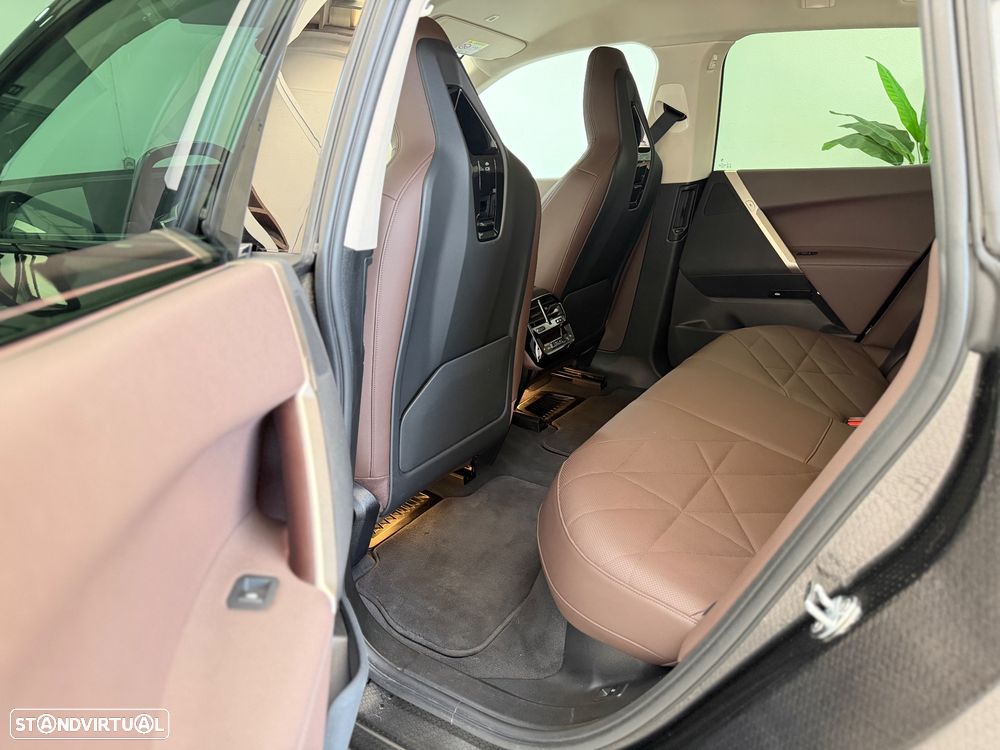 BMW iX xDrive 50 Pack Desportivo - 7