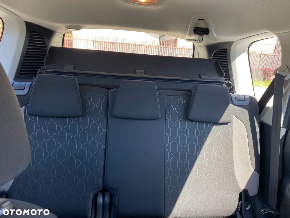 Citroën C3 Picasso 1.4i Attraction - 22