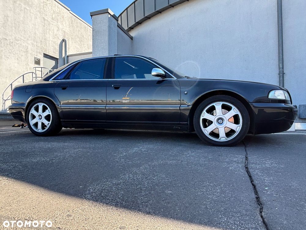 Audi S8 - 3