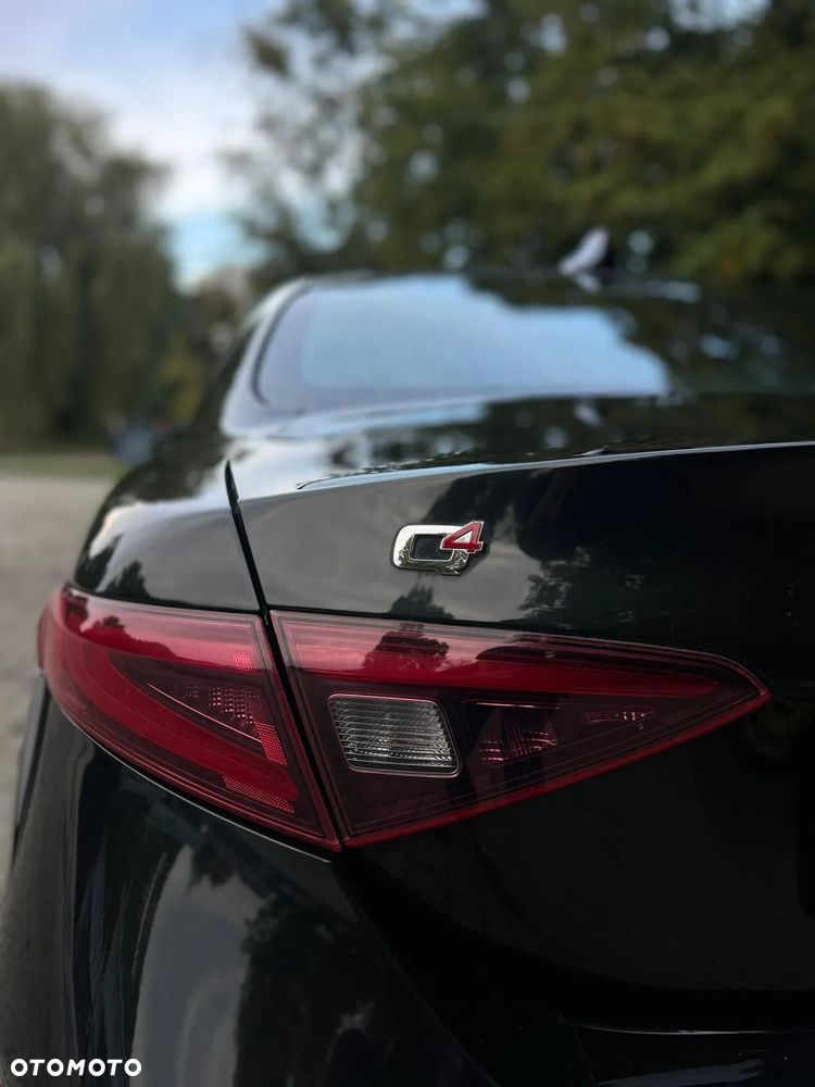 Alfa Romeo Giulia 2.0 Turbo 16V AT8-Q4 Veloce - 20