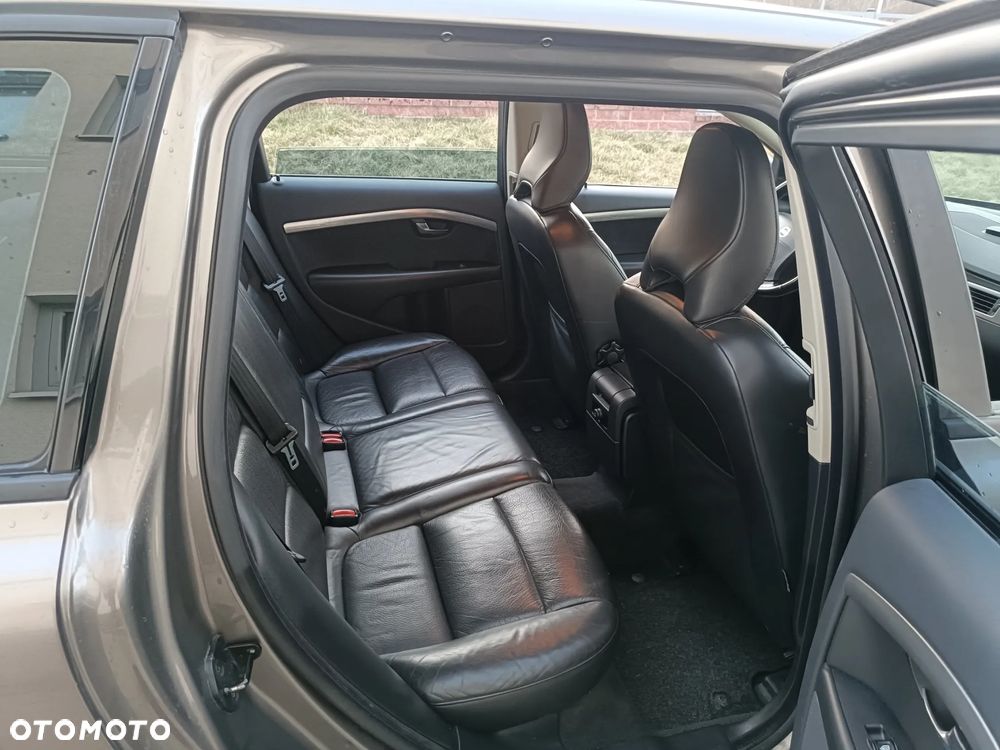Volvo V70 2.0D Momentum - 24