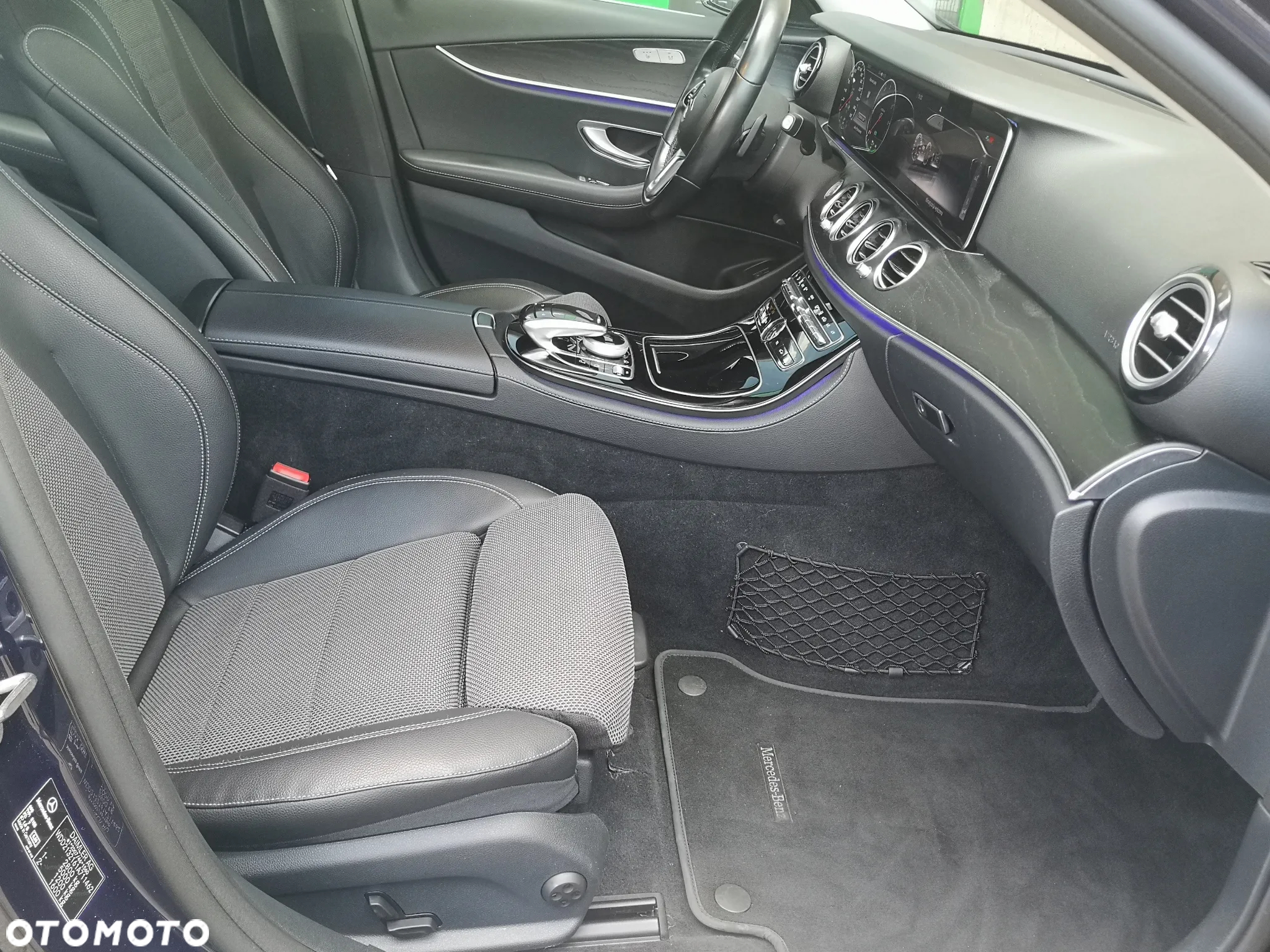 Mercedes-Benz Klasa E 300 de 9G-TRONIC - 23