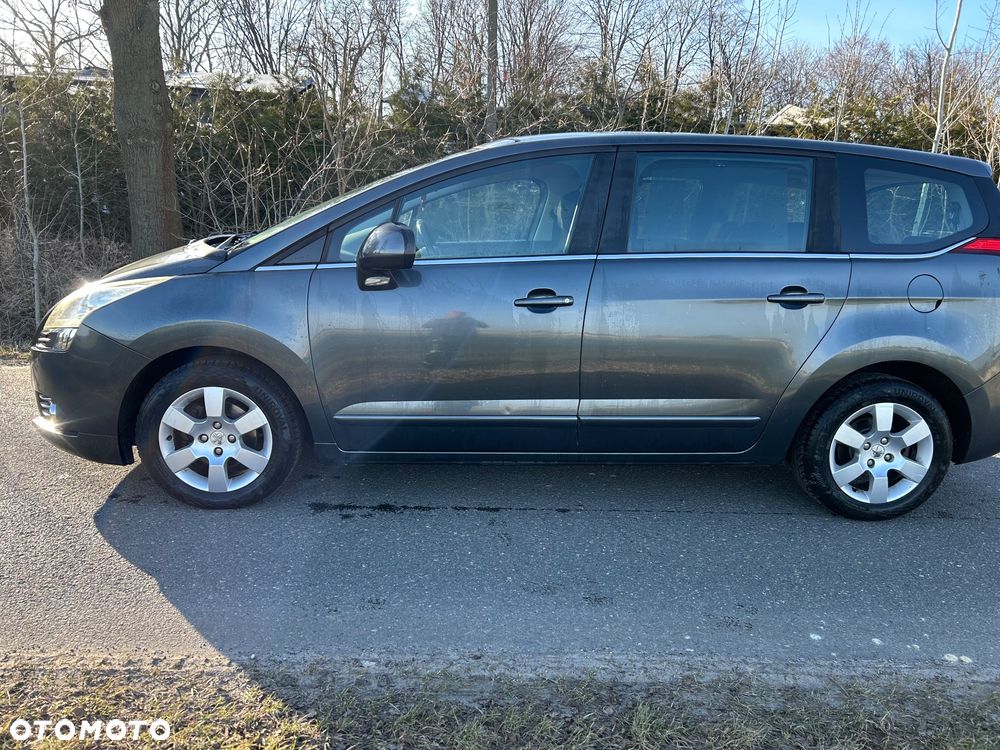 Peugeot 5008 - 5