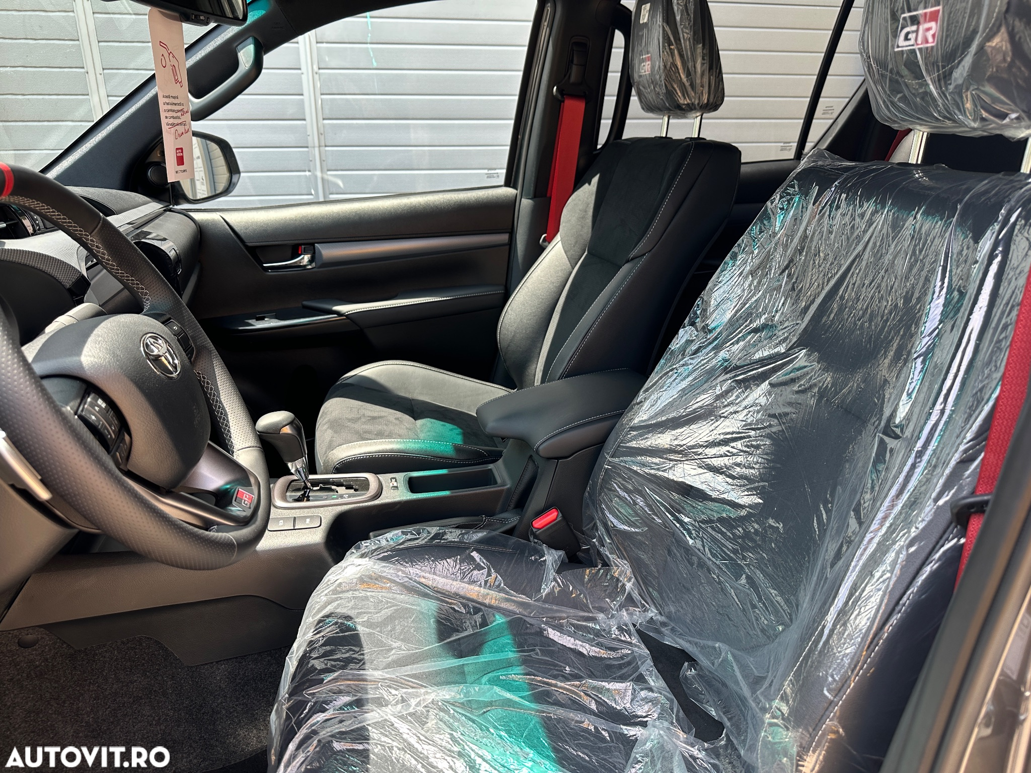 Toyota Hilux 2.8D 204CP 4x4 Double Cab AT GR Sport - 16