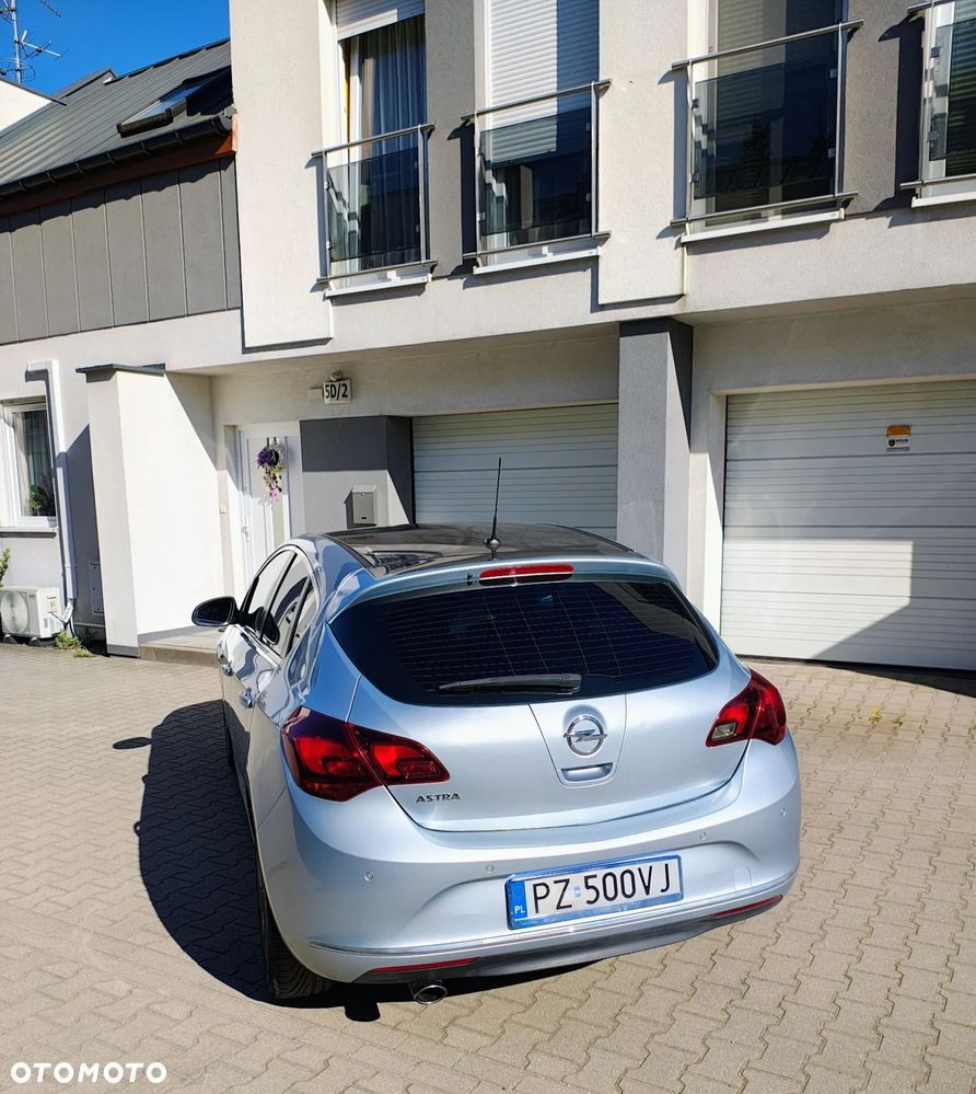 Opel Astra 1.4 T Cosmo - 4