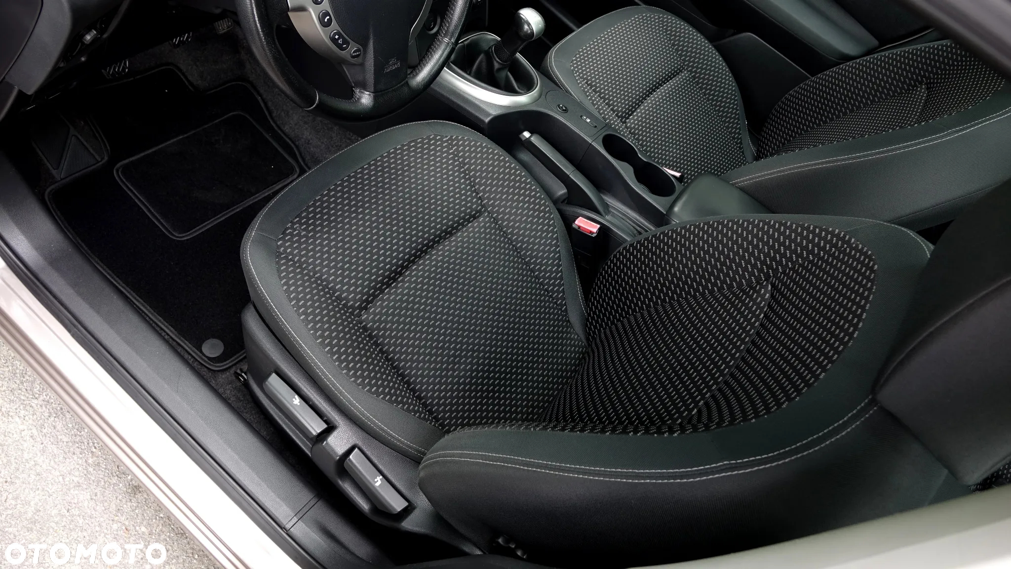 Nissan Qashqai - 4