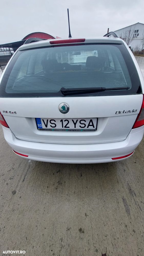 Skoda Octavia Combi 2.0 TDI DPF 4x4 AllDrive - 10
