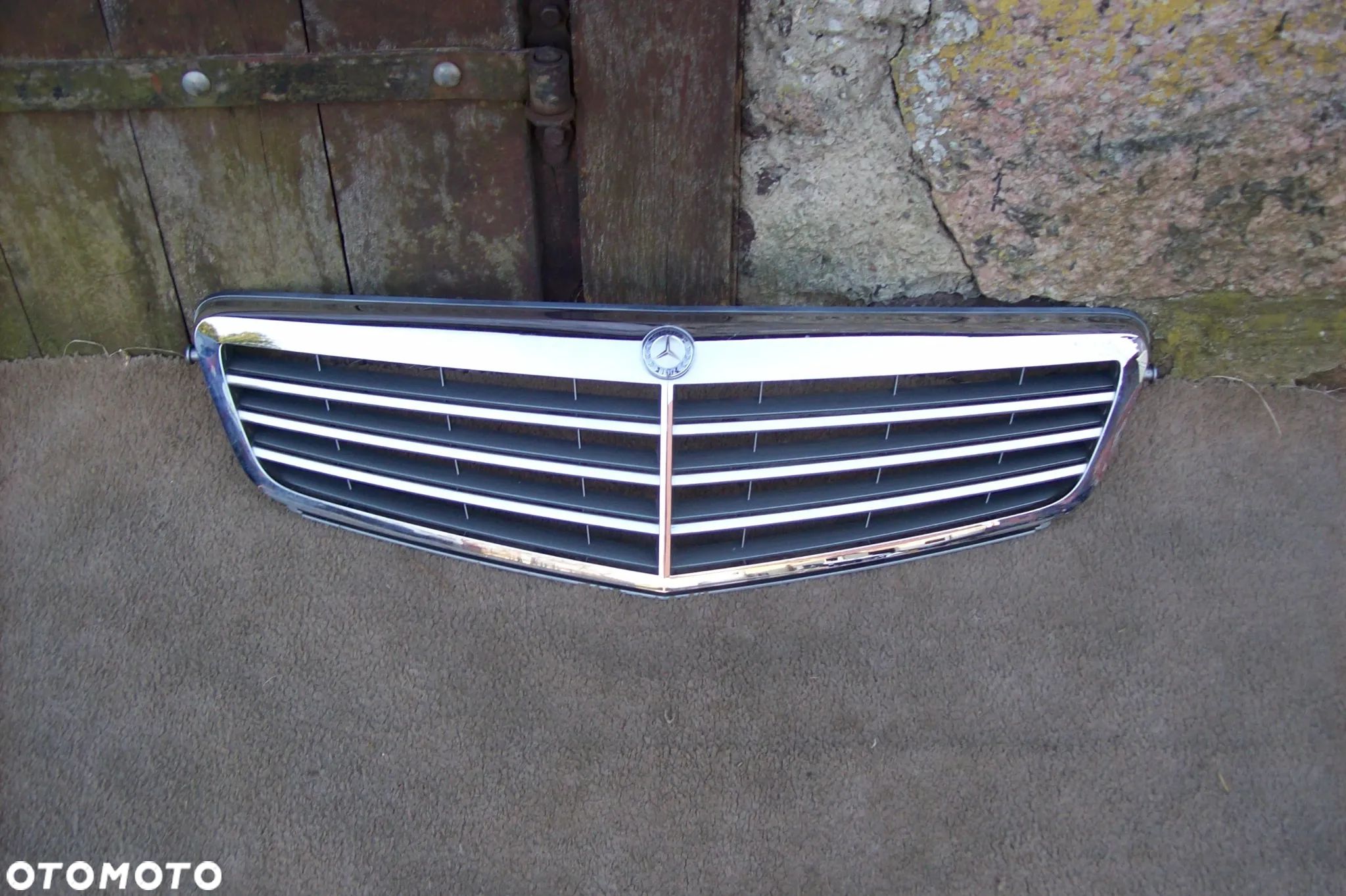 GRILL MERCEDES C-KLASA W 204 ROK 07/11 - 1