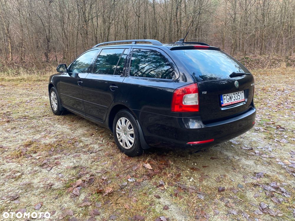 Skoda Octavia 1.6 TDI DPF Ambiente - 2