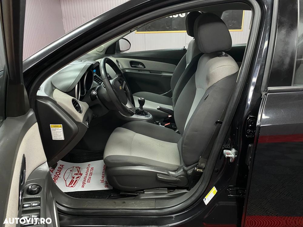 Chevrolet Cruze - 11