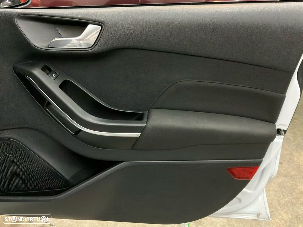 Ford Fiesta 1.0 EcoBoost ST-Line - 23