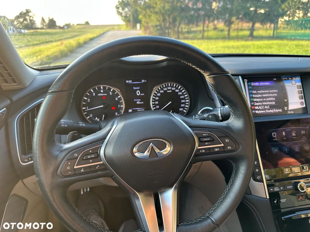 Infiniti Q50 2.0t Sport Sound Studio by Bose - 6