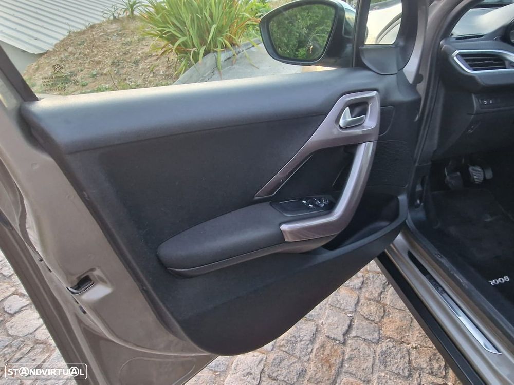 Peugeot 2008 1.6 BlueHDi Style - 14