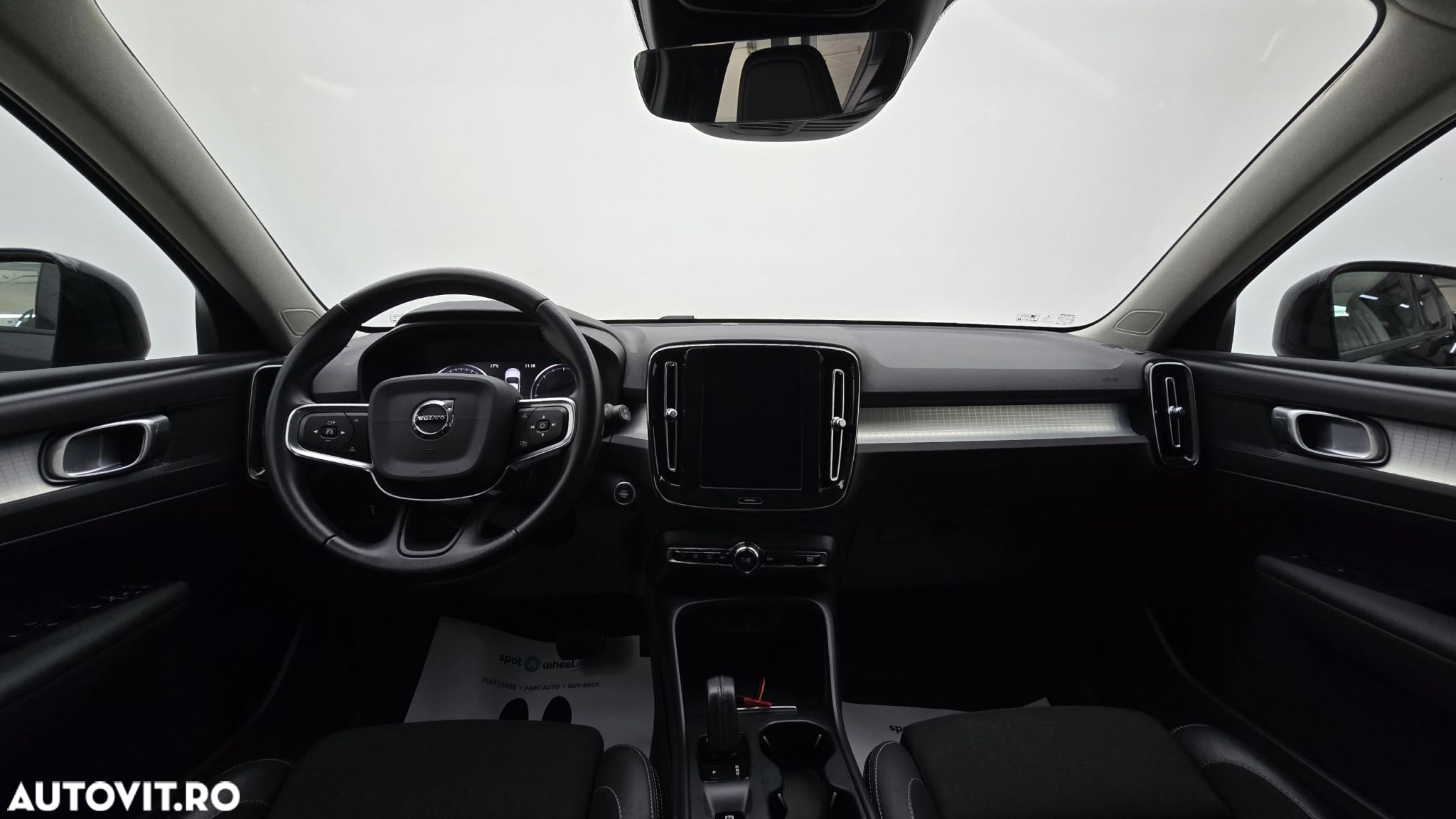 Volvo XC 40 D4 AWD Momentum Pro - 14
