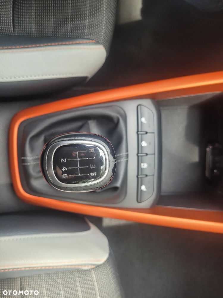 Kia Stonic - 19