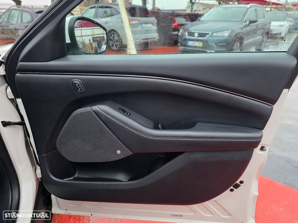 Ford Mustang Mach-E Standard - 46