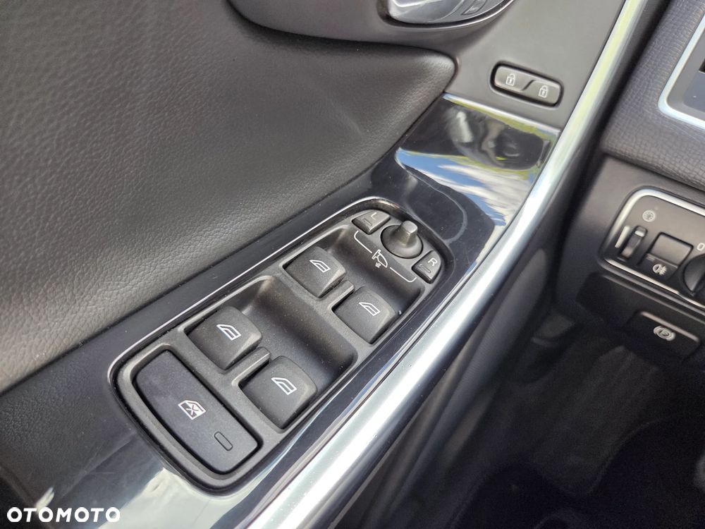 Volvo XC 60 D3 Momentum - 22