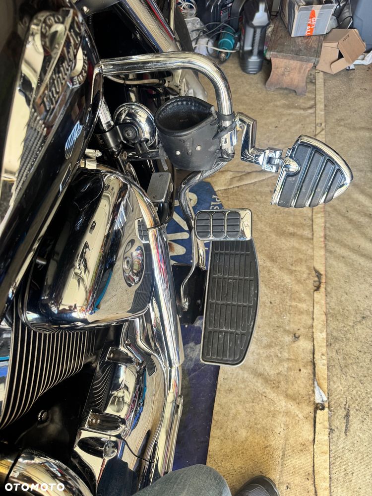 Suzuki Intruder - 16