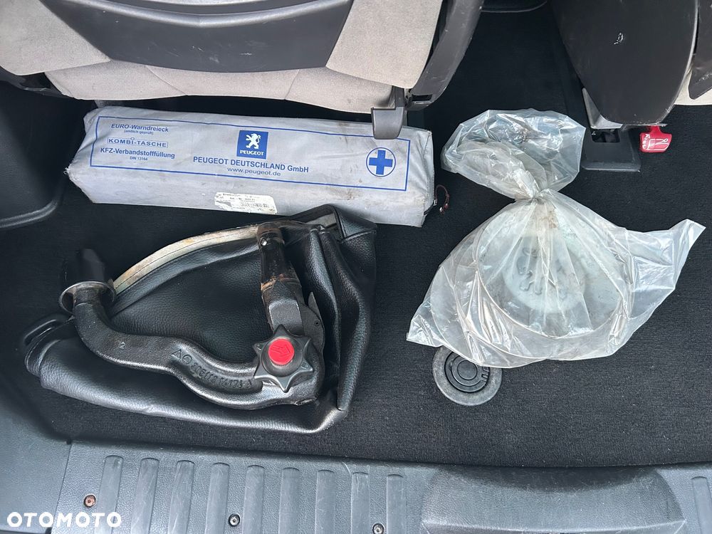 Peugeot 807 HDi 165 Premium - 34
