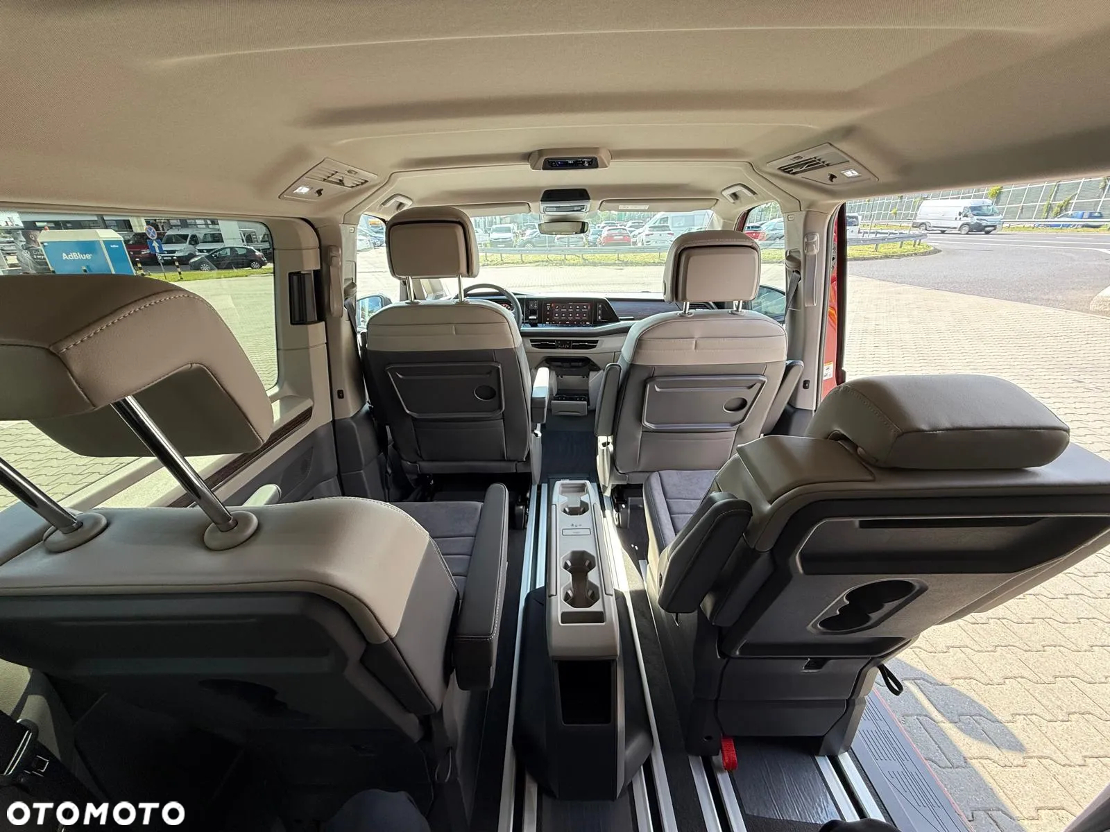 Volkswagen Multivan 2.0 TDI L2 Style DSG - 34