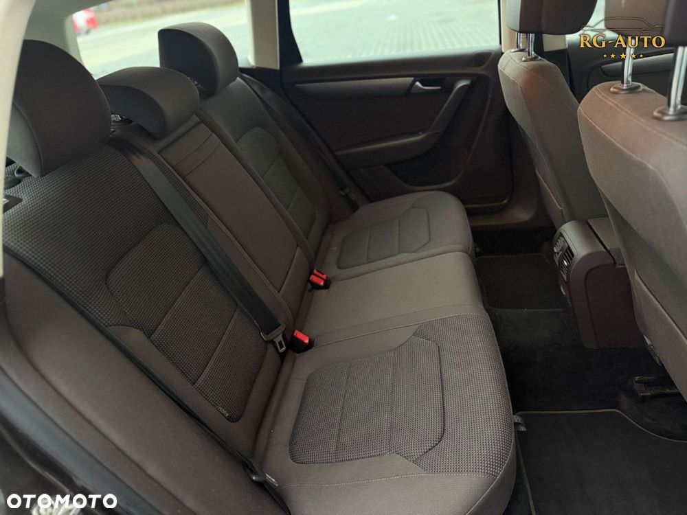 Volkswagen Passat - 21