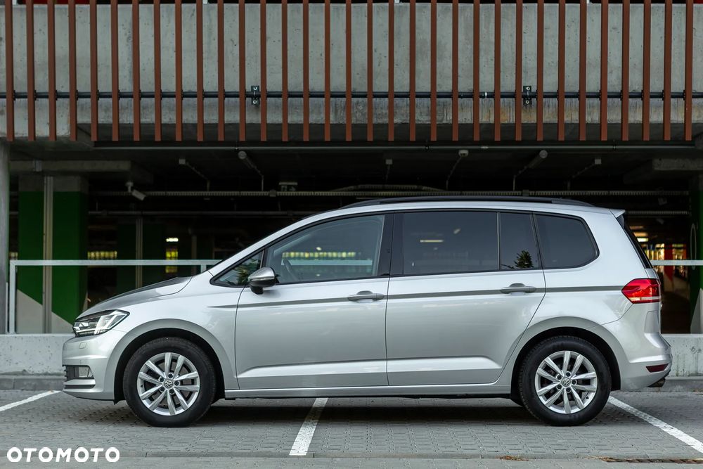 Volkswagen Touran - 9