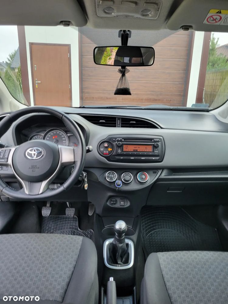 Toyota Yaris - 10