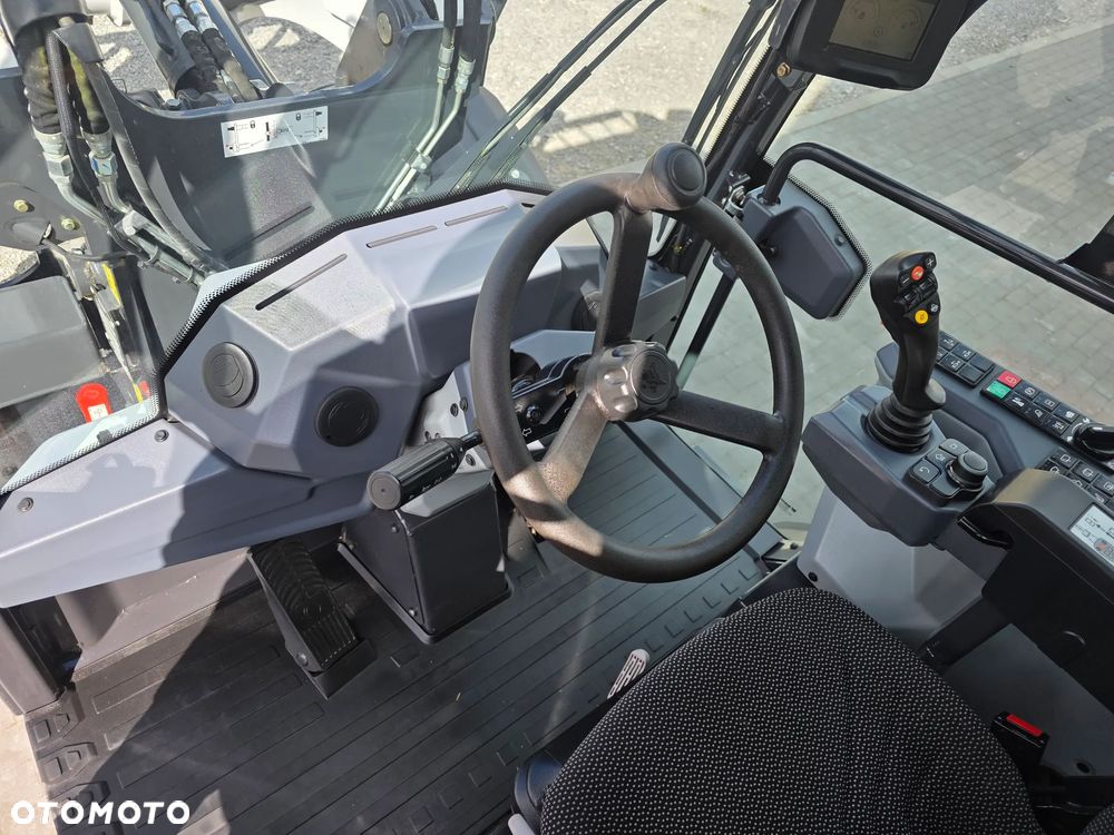 Bobcat Ładowarka kołowa Bobcat L 85 jak nowa sprowadzona z Niemiec zadbana łyżka widły serwisowana Cat kamera - 35