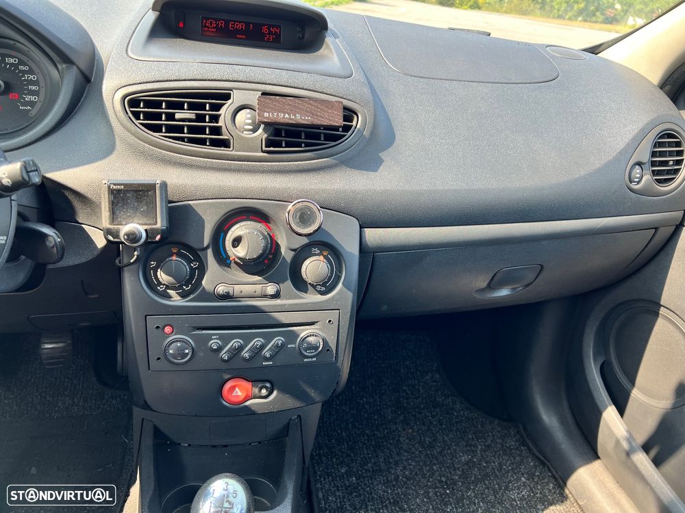 Renault Clio 1.5 dCi Dynamique S - 13