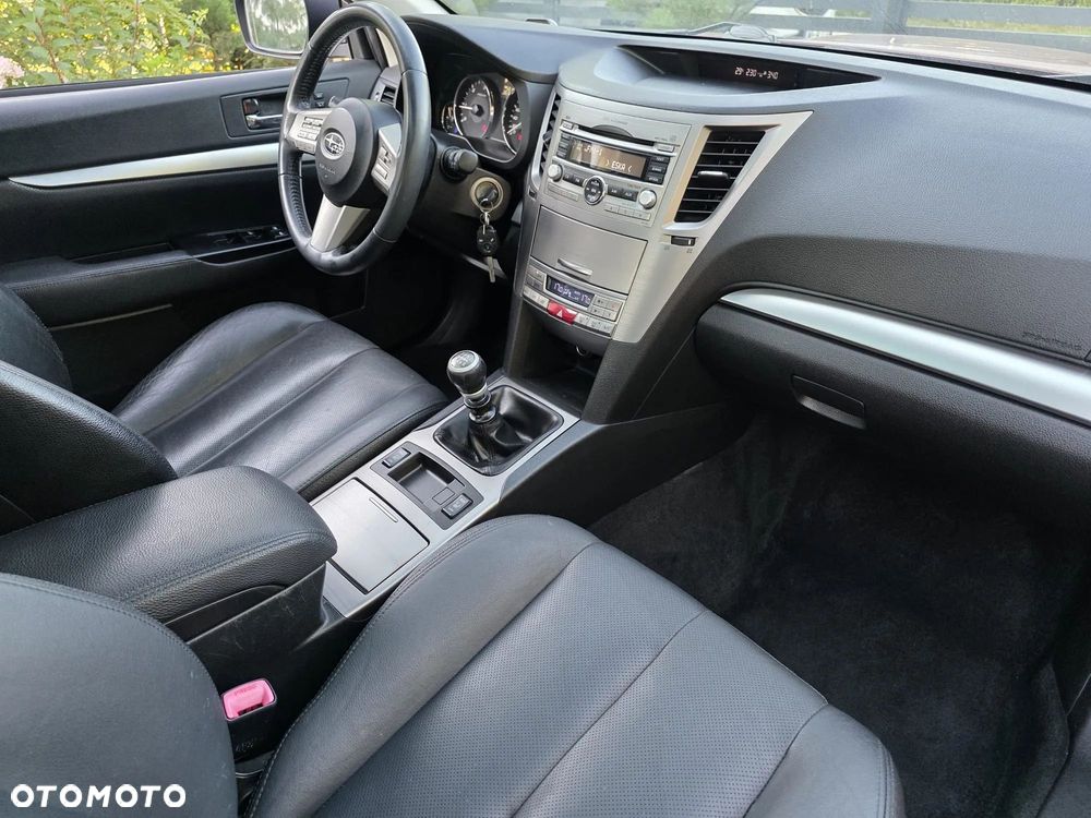 Subaru Outback 2.0D Exclusive - 11