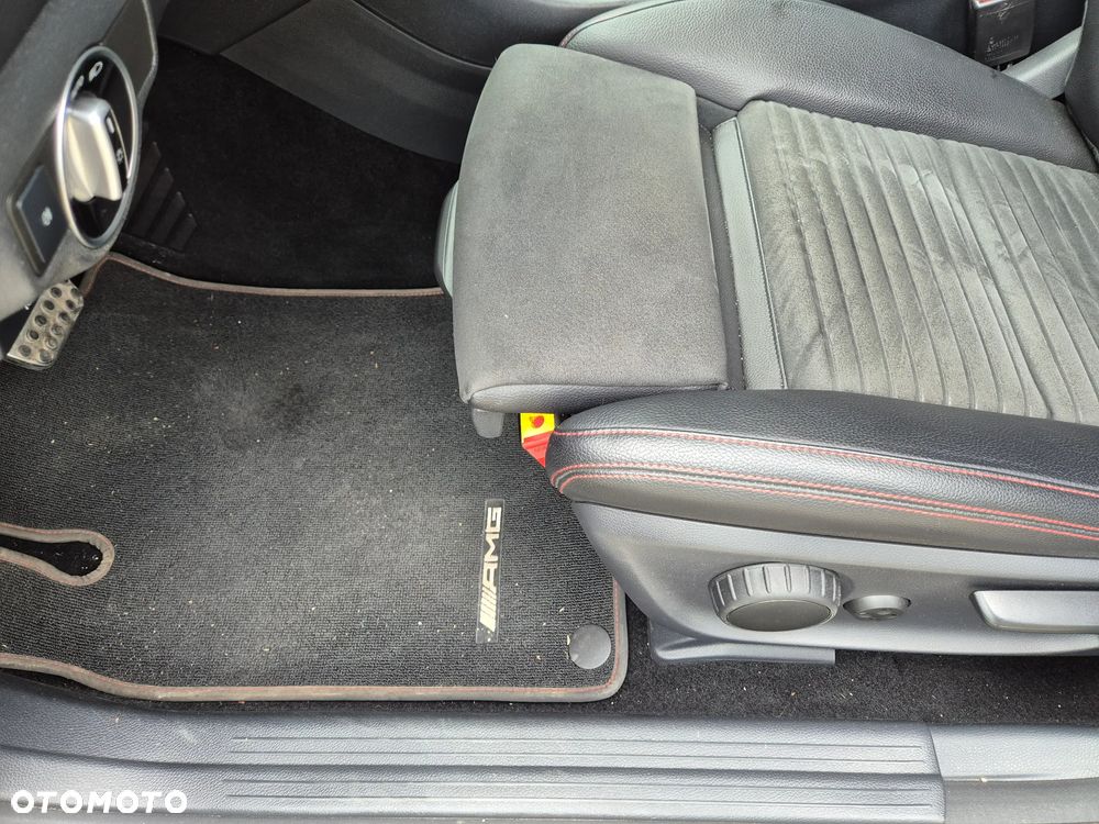 Mercedes-Benz CLA 180 7G-DCT AMG Line - 37