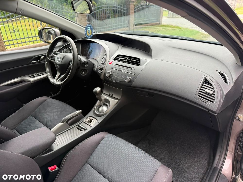 Honda Civic 1.4 i-VTEC - 11