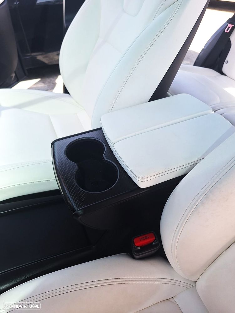 Tesla Model X 100D - 17
