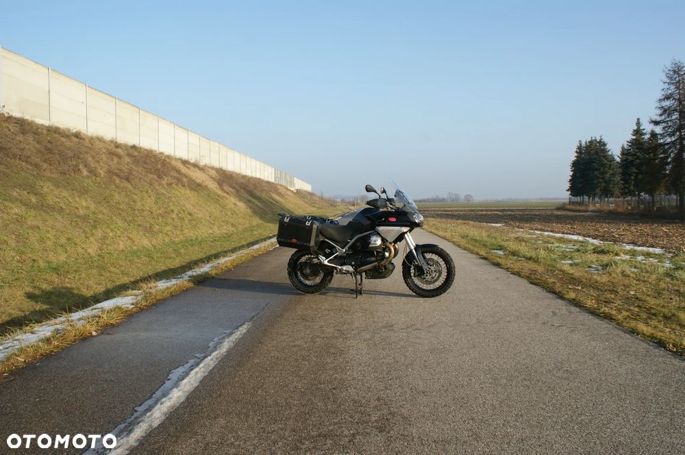 Moto Guzzi Stelvio - 2