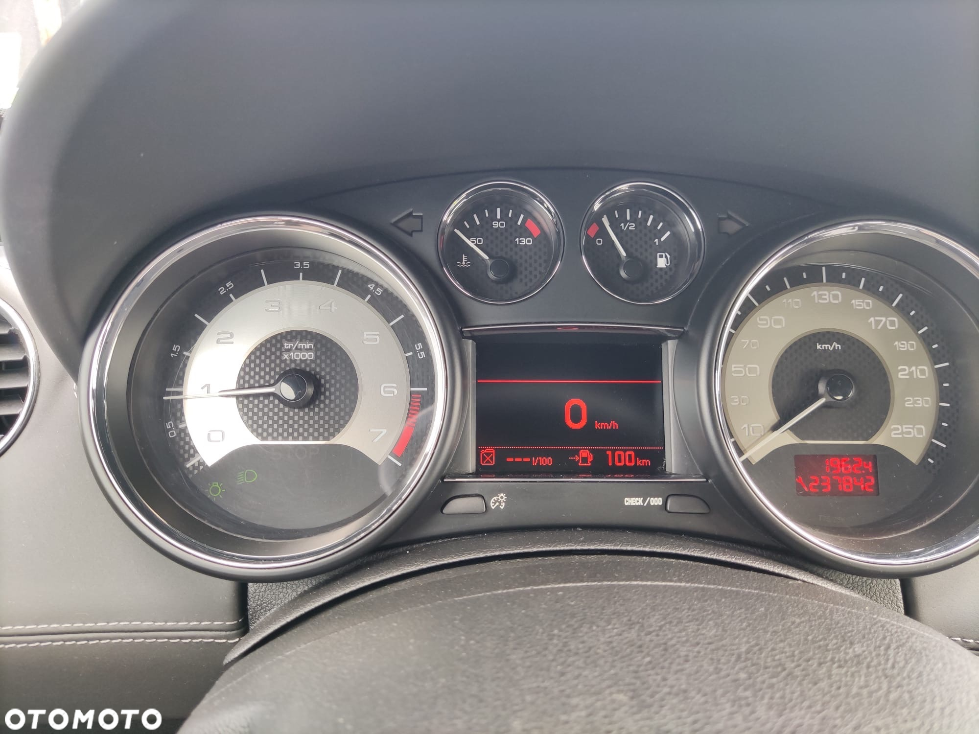 Peugeot RCZ 1.6 THP - 23