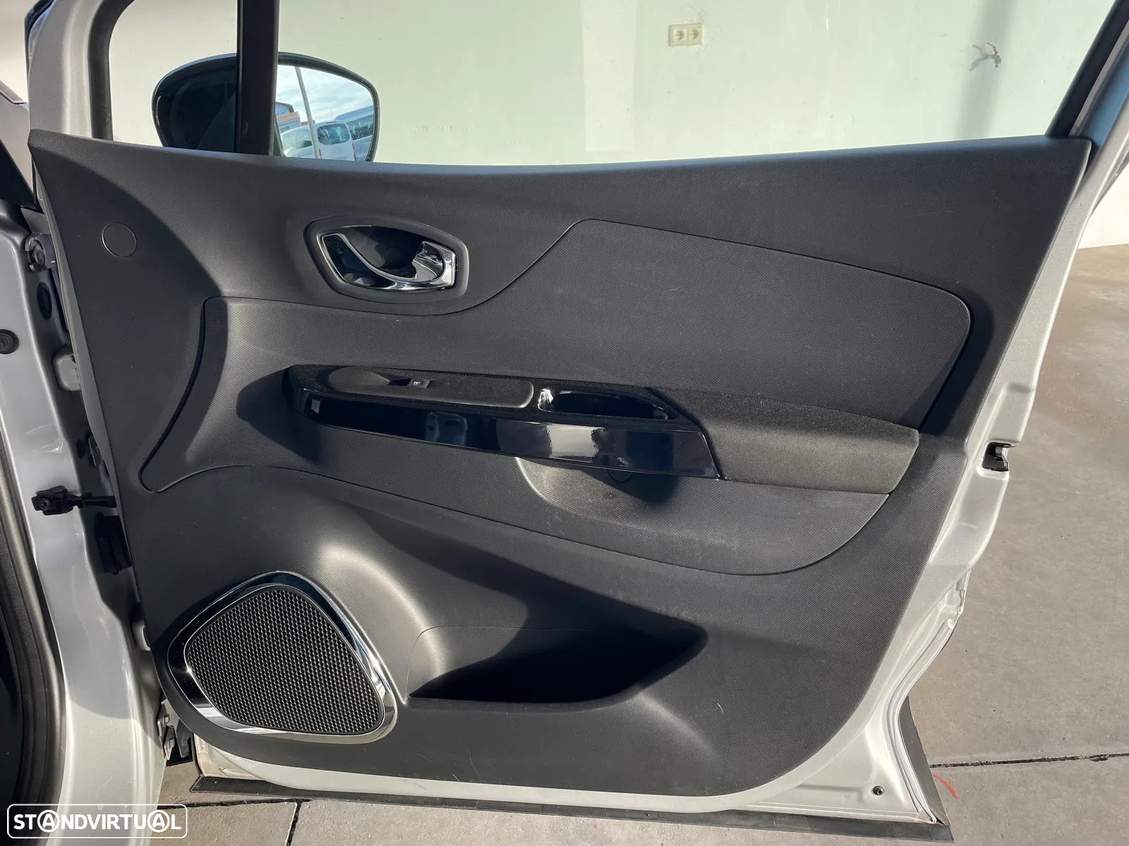 Renault Captur 1.2 TCe Exclusive EDC - 29