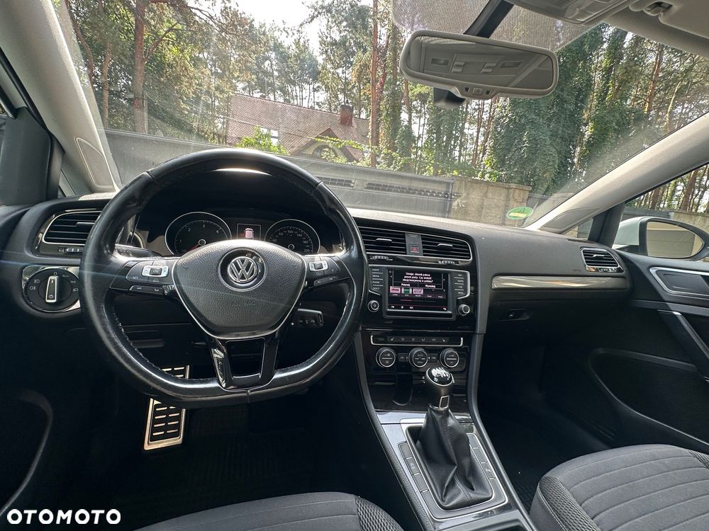 Volkswagen Golf 2.0 TDI SCR Life - 29