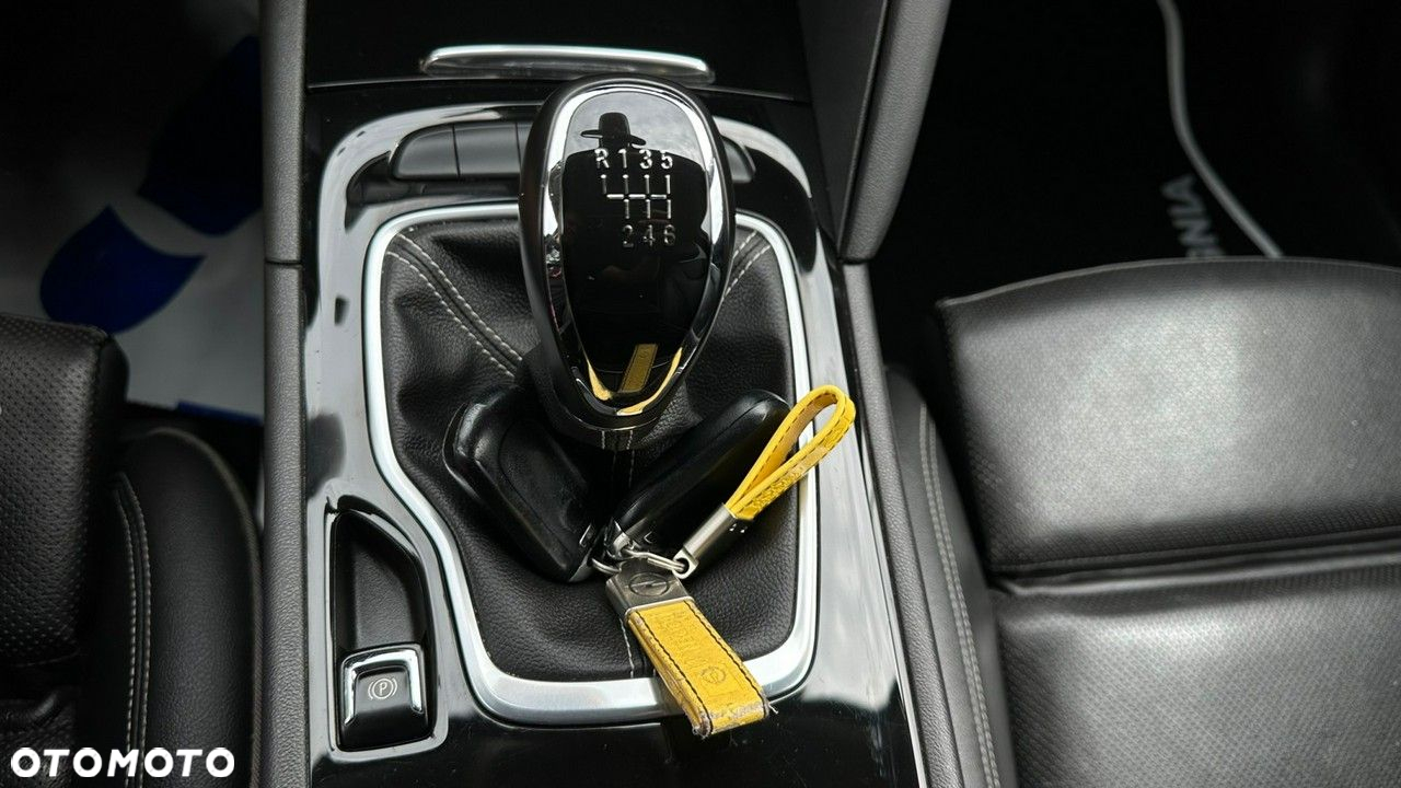 Opel Insignia - 25