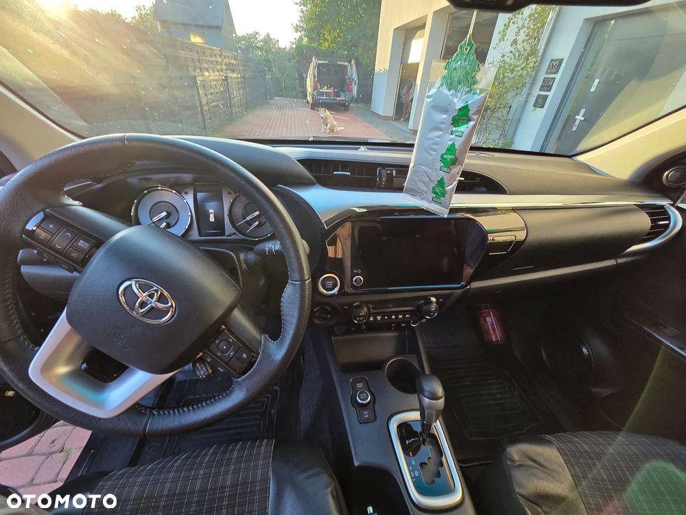 Toyota Hilux 2.8 D-4D mHEV Double Cab Executive 4x4 - 8