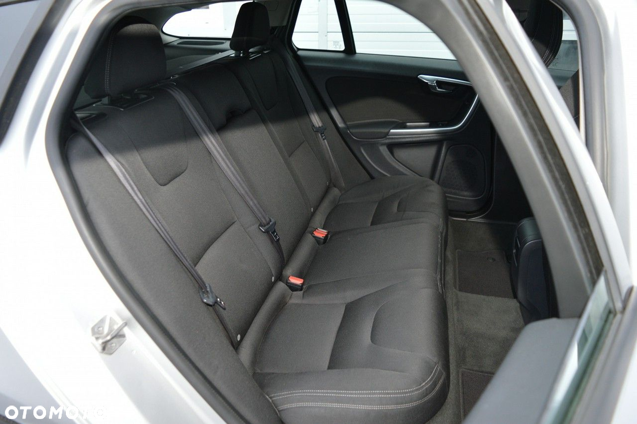 Volvo V60 D2 Kinetic - 32