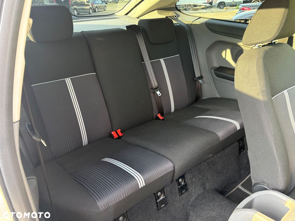 Ford Focus 1.6 16V Sport - 19